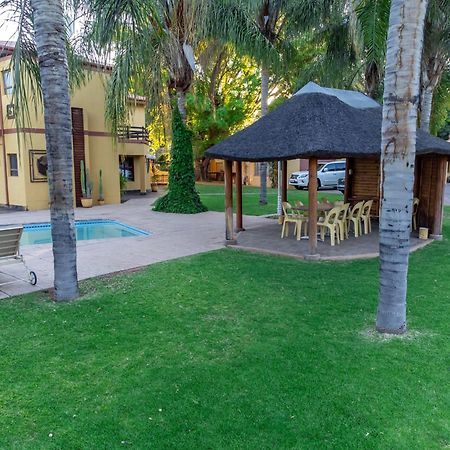 Sunriver Kalahari Lodge Riverside Stay In Ъпингтън Екстериор снимка