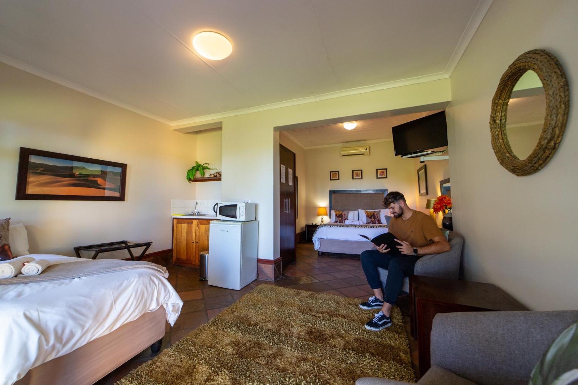 Sunriver Kalahari Lodge Riverside Stay In Ъпингтън Стая снимка
