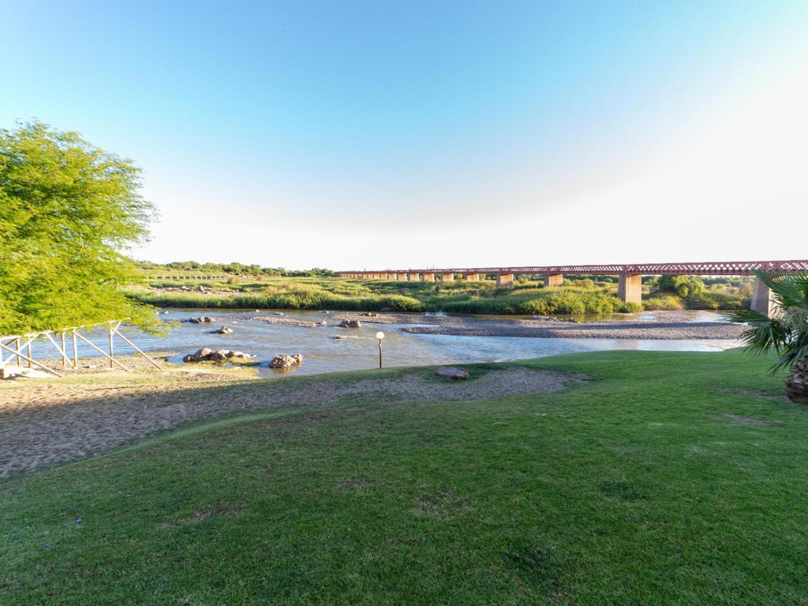 Sunriver Kalahari Lodge Riverside Stay In Ъпингтън Екстериор снимка