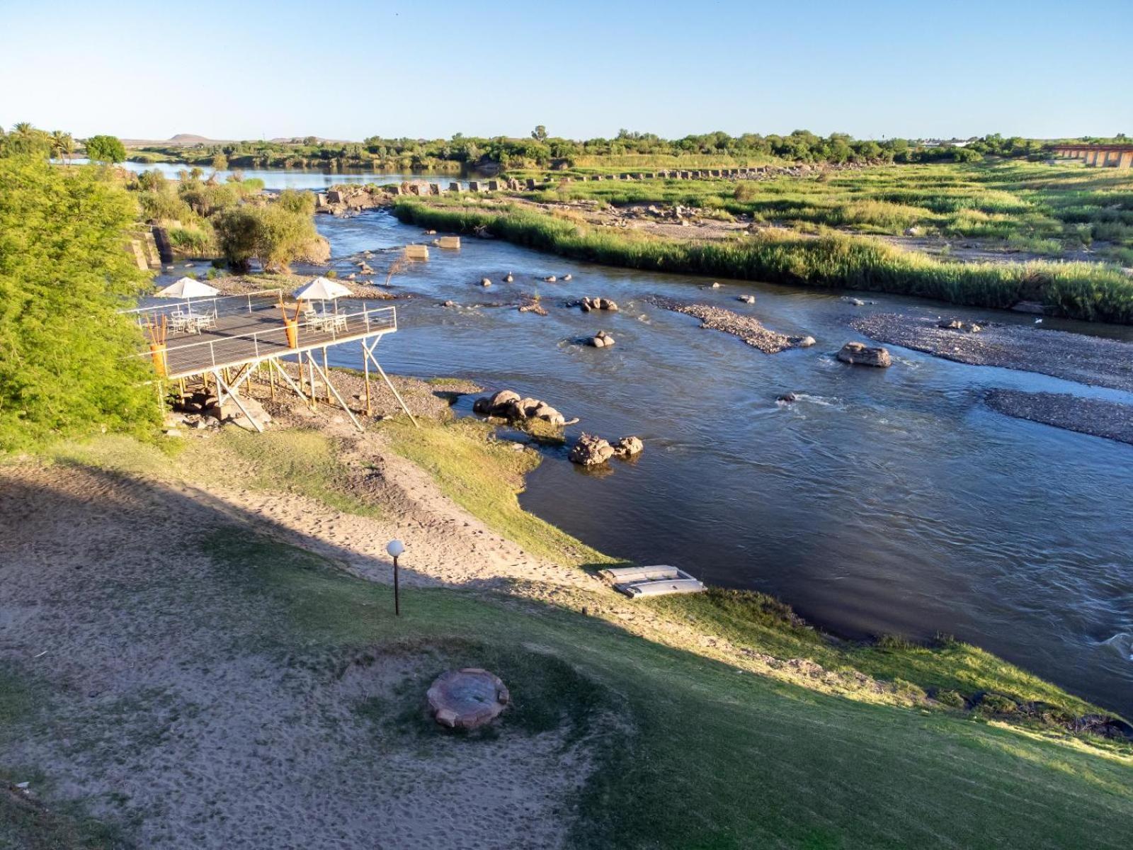 Sunriver Kalahari Lodge Riverside Stay In Ъпингтън Екстериор снимка